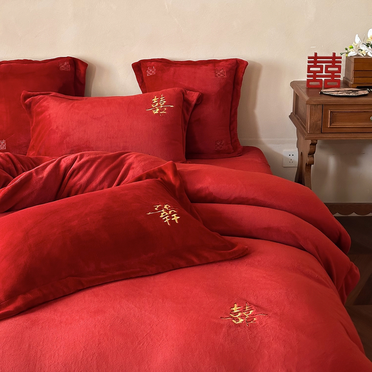 91家纺网 家纺一手货源 找家纺 （总）西西家居 2025新款正宗230g全消光牛奶绒婚庆四件套-吾家有囍