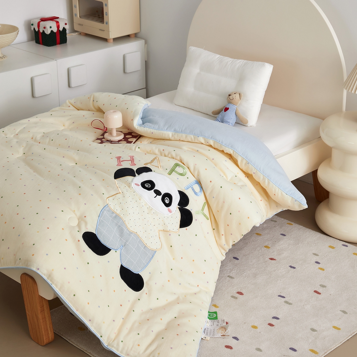 91家纺网 家纺一手货源 找家纺 荷马之梦 2025新款轻芯系列-A类双层纱纯棉印花贴布绣卡通被子春秋被冬被儿童安抚被 快乐熊猫