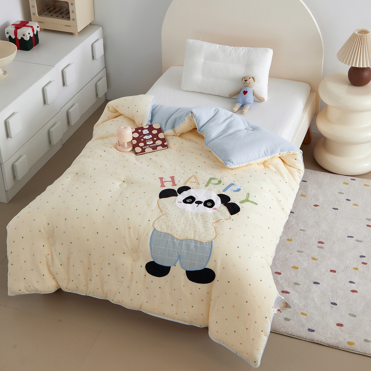 91家纺网 家纺一手货源 找家纺 荷马之梦 2025新款轻芯系列-A类双层纱纯棉印花贴布绣卡通被子春秋被冬被儿童安抚被 快乐熊猫