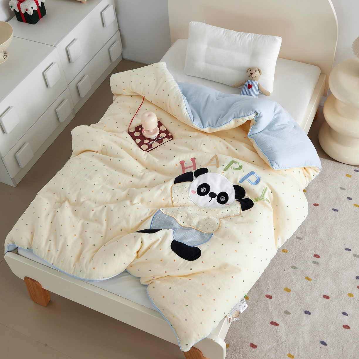 91家纺网 家纺一手货源 找家纺 荷马之梦 2025新款轻芯系列-A类双层纱纯棉印花贴布绣卡通被子春秋被冬被儿童安抚被 快乐熊猫