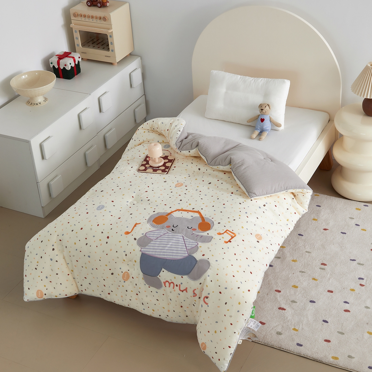 91家纺网 家纺一手货源 找家纺 荷马之梦 2025新款轻芯系列-A类双层纱纯棉印花贴布绣卡通被子春秋被冬被儿童安抚被 音乐小象