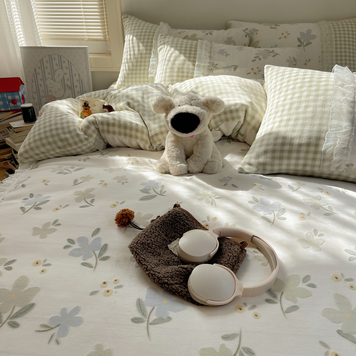 91家纺网 家纺一手货源 找家纺 （总）瑞莱 2025秋冬高克重韩系蕾丝花边雕花绒四件套