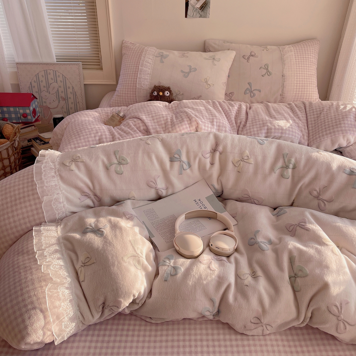 91家纺网 家纺一手货源 找家纺 瑞莱 2025秋冬高克重韩系蕾丝花边雕花绒四件套 同心结