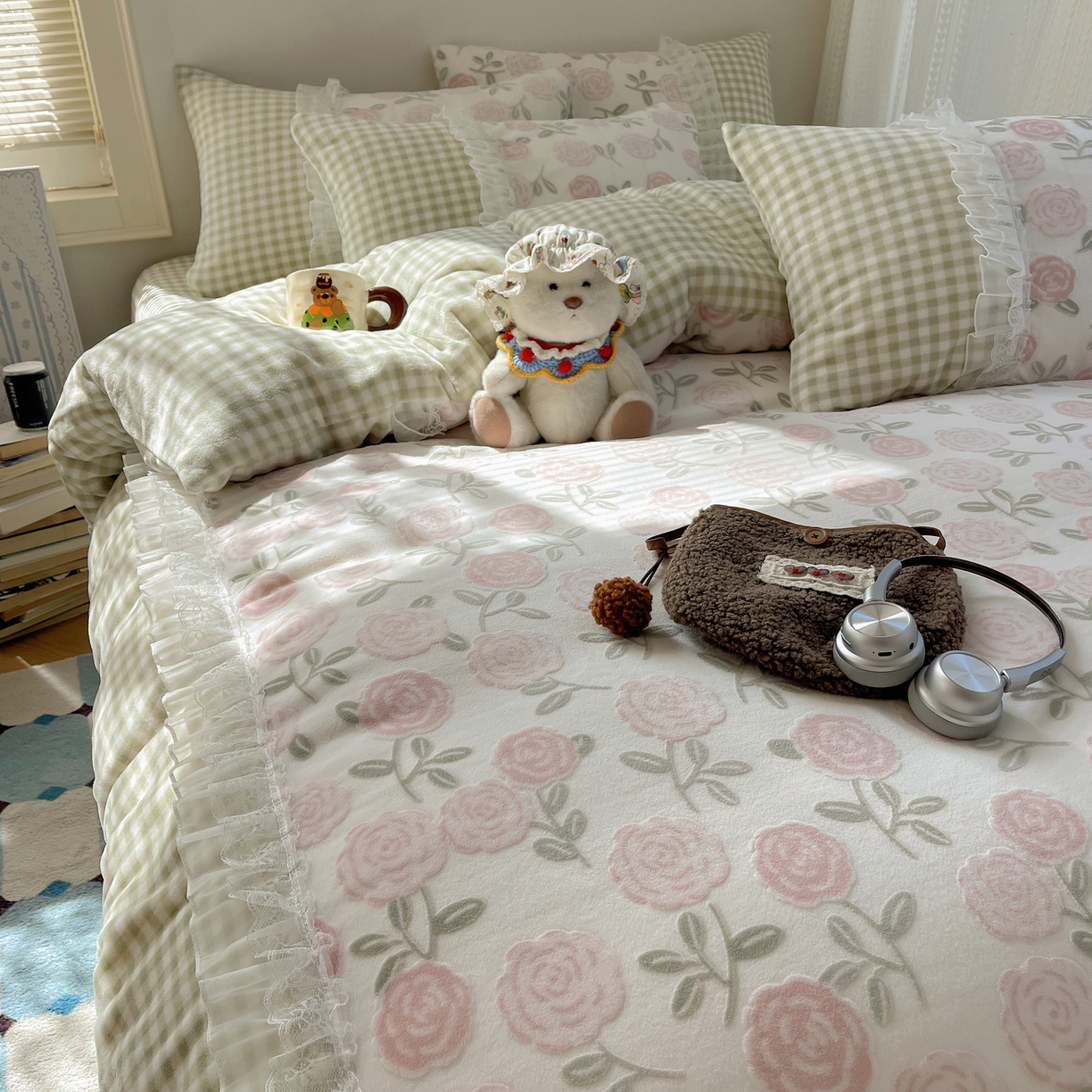 91家纺网 家纺一手货源 找家纺 瑞莱 2025秋冬高克重韩系蕾丝花边雕花绒四件套 艾莎