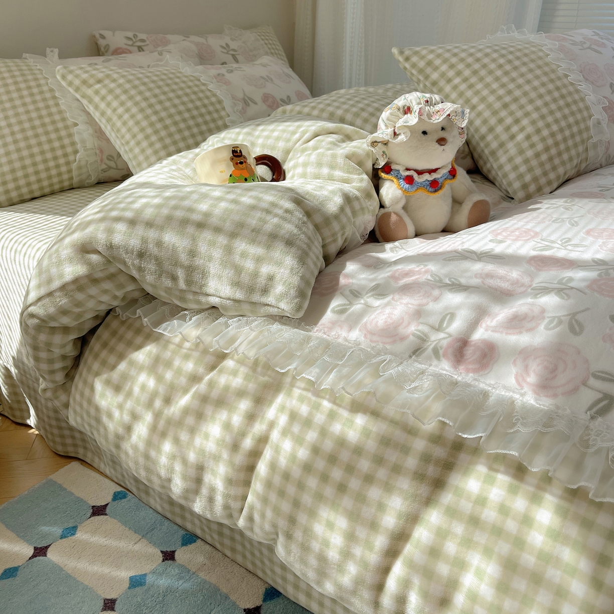 91家纺网 家纺一手货源 找家纺 瑞莱 2025秋冬高克重韩系蕾丝花边雕花绒四件套 艾莎