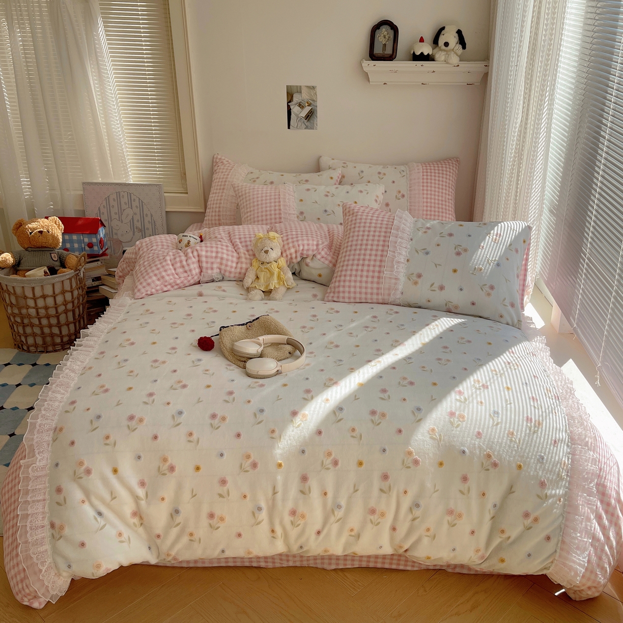 91家纺网 家纺一手货源 找家纺 瑞莱 2025秋冬高克重韩系蕾丝花边雕花绒四件套 悠然