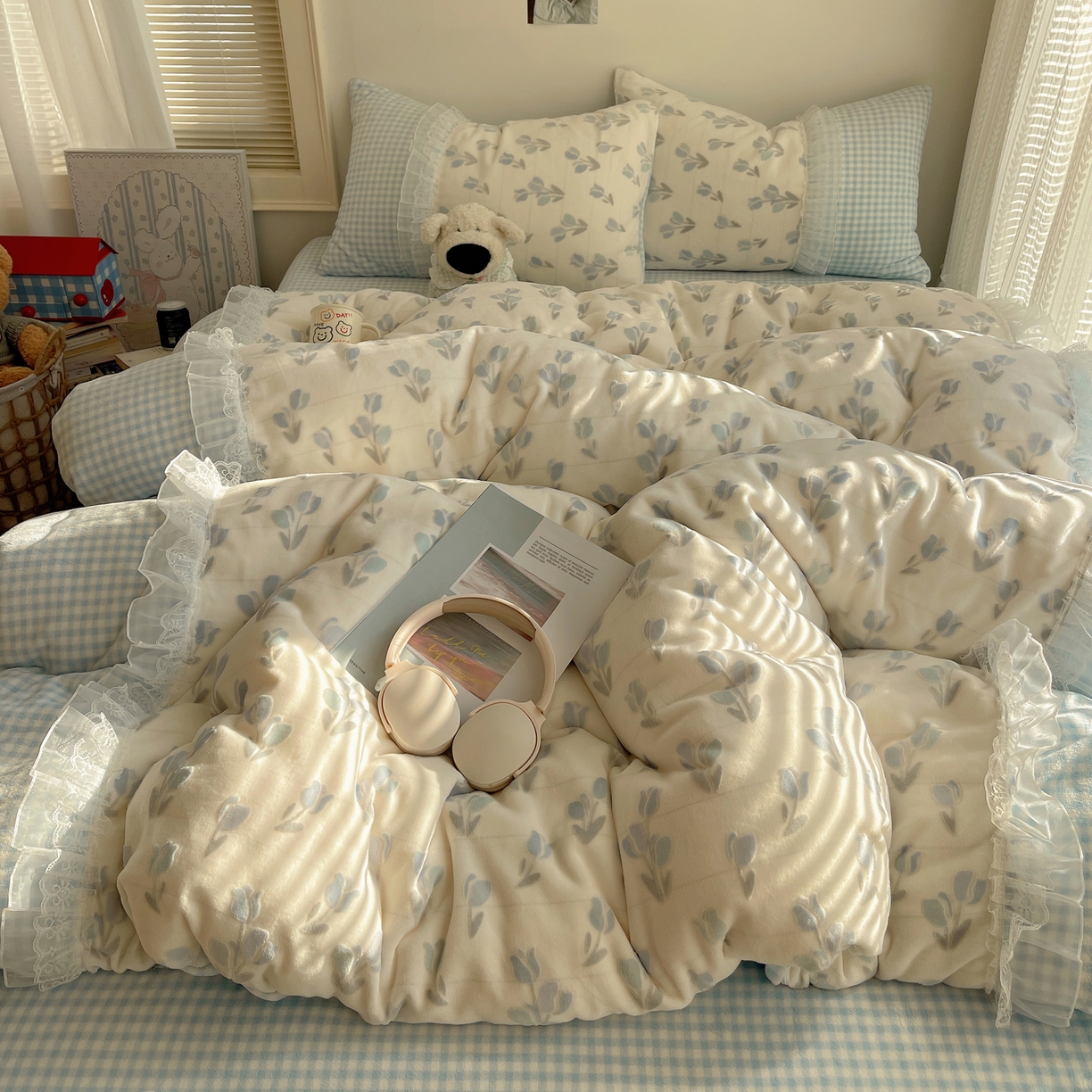 91家纺网 家纺一手货源 找家纺 瑞莱 2025秋冬高克重韩系蕾丝花边雕花绒四件套 郁金香