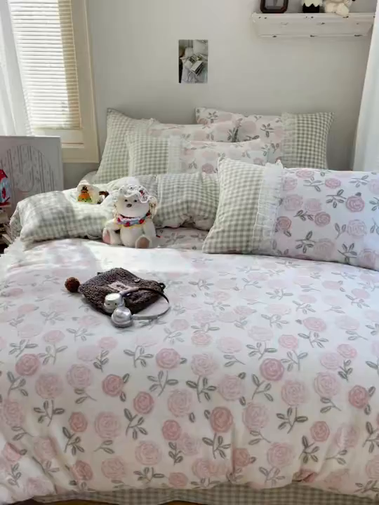 91家纺网 家纺一手货源 找家纺 瑞莱 2025秋冬高克重韩系蕾丝花边雕花绒四件套 艾莎