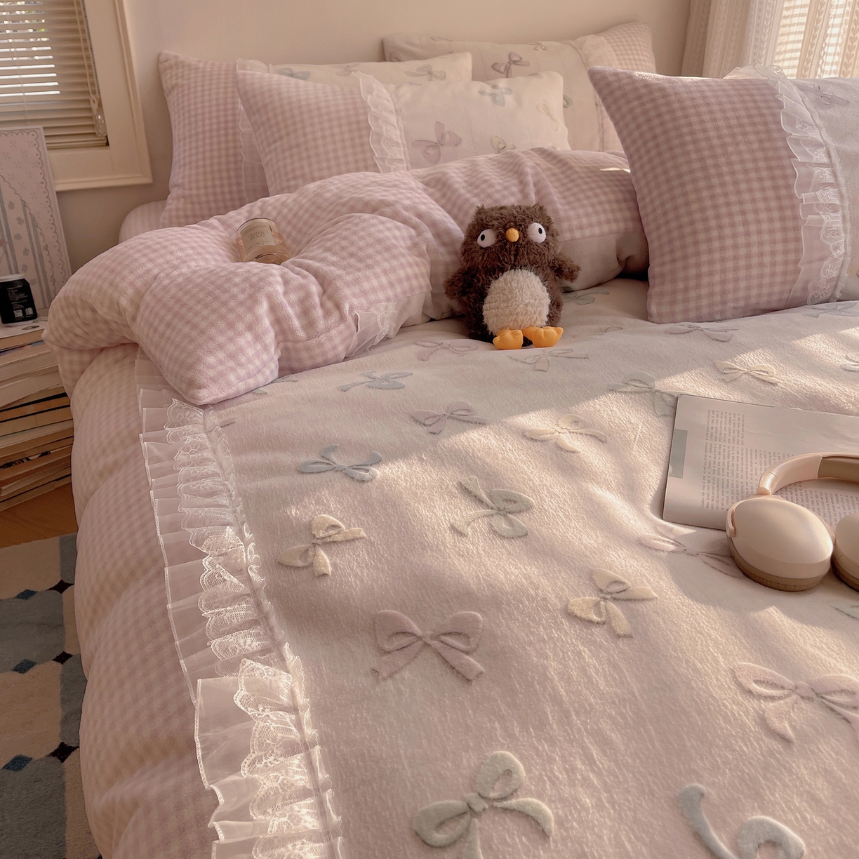 91家纺网 家纺一手货源 找家纺 瑞莱 2025秋冬高克重韩系蕾丝花边雕花绒四件套 同心结