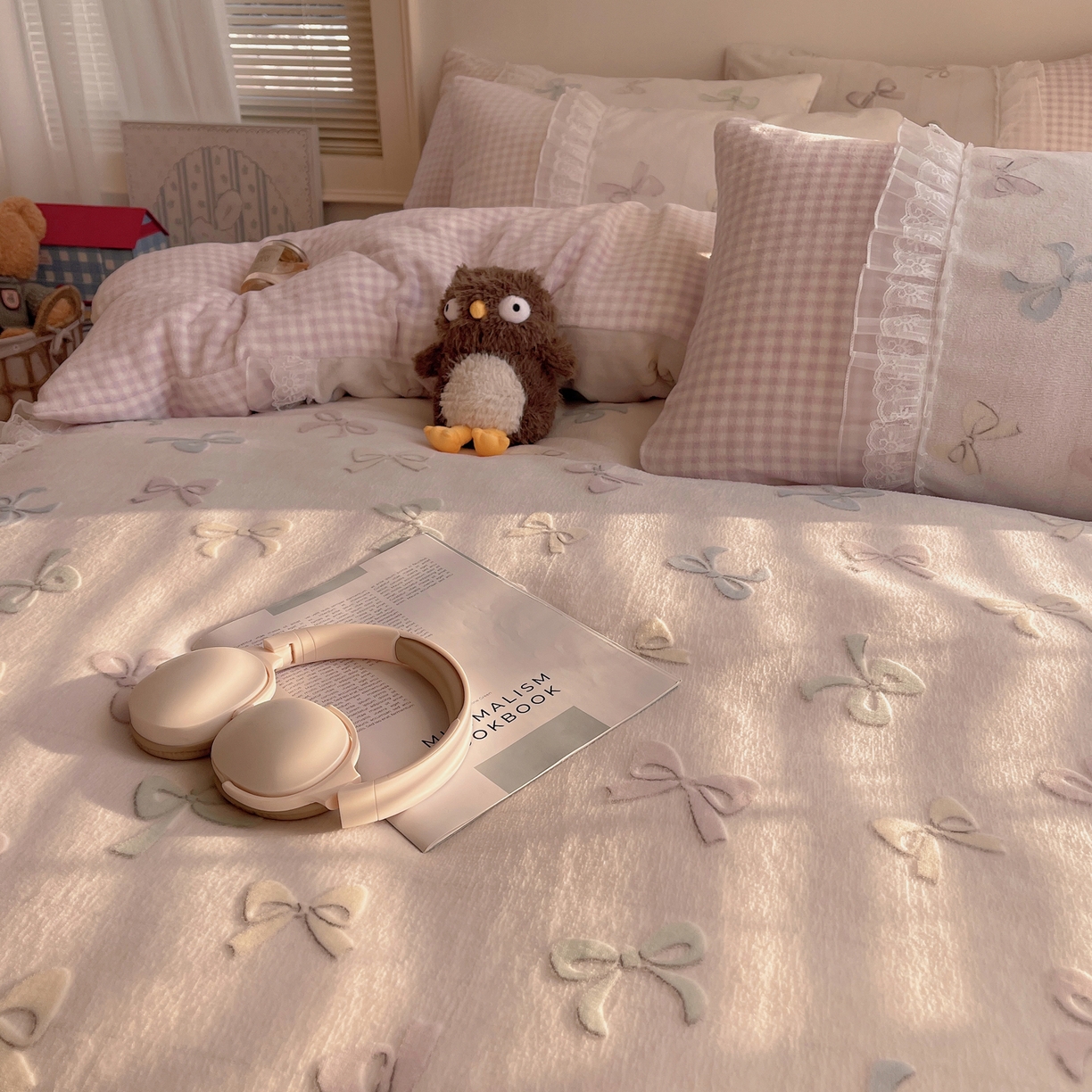 91家纺网 家纺一手货源 找家纺 瑞莱 2025秋冬高克重韩系蕾丝花边雕花绒四件套 同心结