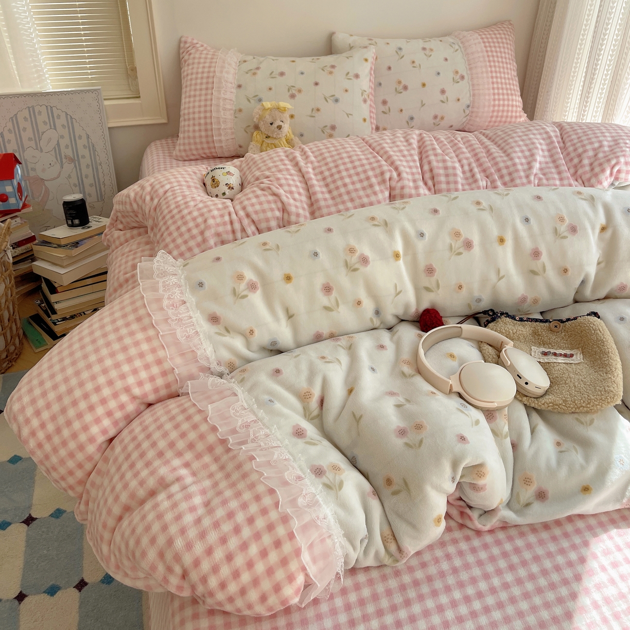 91家纺网 家纺一手货源 找家纺 瑞莱 2025秋冬高克重韩系蕾丝花边雕花绒四件套 悠然