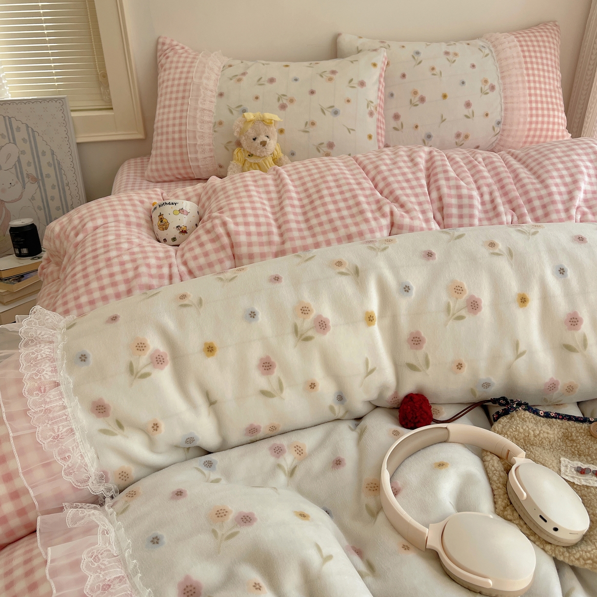 91家纺网 家纺一手货源 找家纺 瑞莱 2025秋冬高克重韩系蕾丝花边雕花绒四件套 悠然