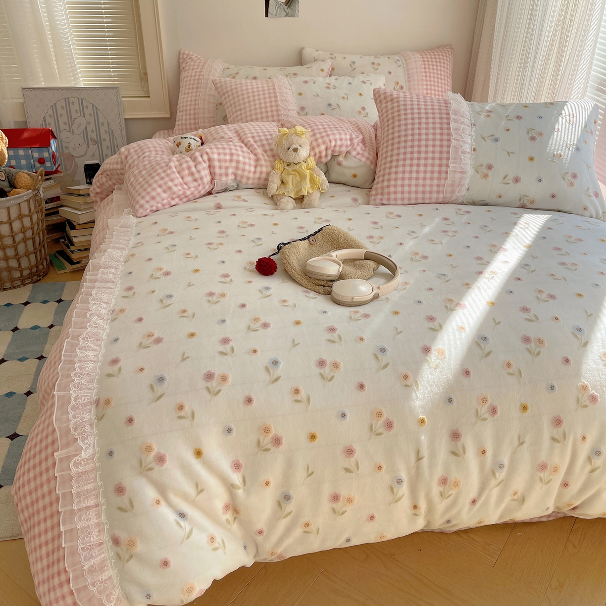 91家纺网 家纺一手货源 找家纺 瑞莱 2025秋冬高克重韩系蕾丝花边雕花绒四件套 悠然