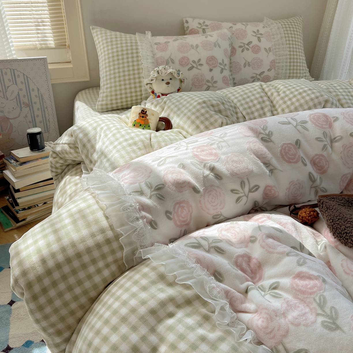 91家纺网 家纺一手货源 找家纺 瑞莱 2025秋冬高克重韩系蕾丝花边雕花绒四件套 艾莎