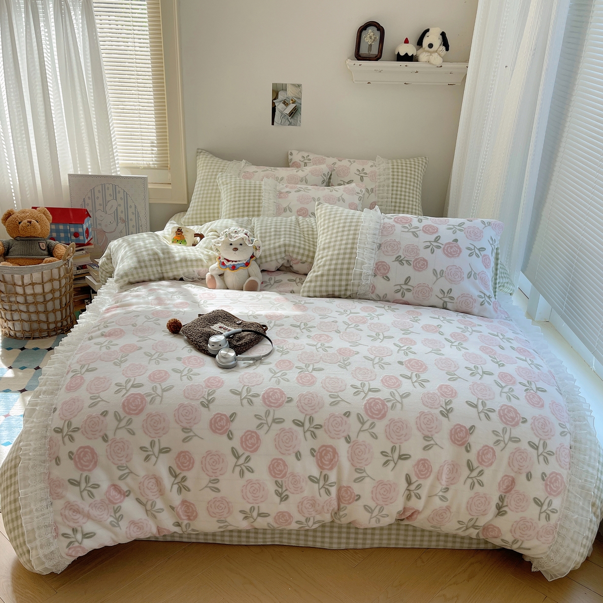 91家纺网 家纺一手货源 找家纺 瑞莱 2025秋冬高克重韩系蕾丝花边雕花绒四件套 艾莎