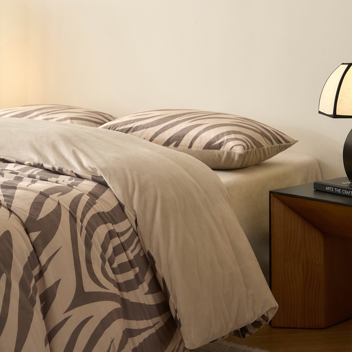 91家纺网 家纺一手货源 找家纺 ONE TWO ONE 121 【德芙绒】【总共有21个颜色 陆续上新】2025秋冬新款牛奶绒德芙绒宝宝绒婴儿绒短毛绒四件套摩格【未来大爆款】【提供买家秀】 会员-10 控价 标准258 加大278 