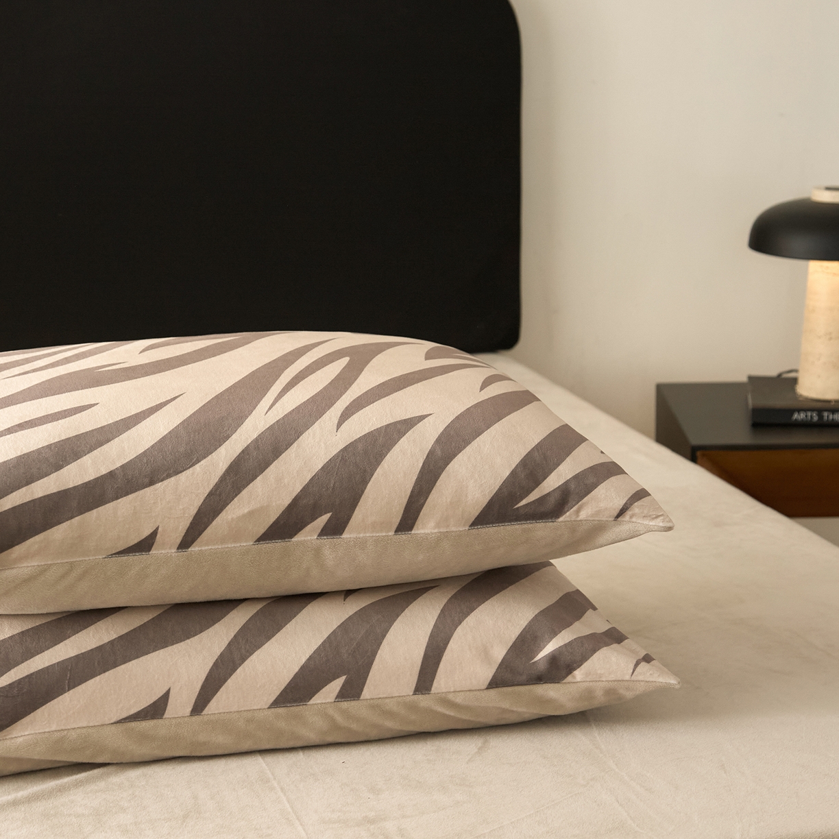 91家纺网 家纺一手货源 找家纺 ONE TWO ONE 121 【德芙绒】【总共有21个颜色 陆续上新】2025秋冬新款牛奶绒德芙绒宝宝绒婴儿绒短毛绒四件套摩格【未来大爆款】【提供买家秀】 会员-10 控价 标准258 加大278 