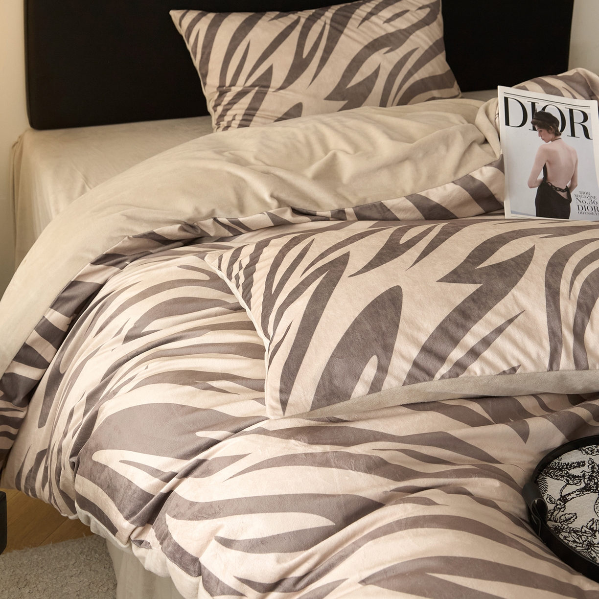 91家纺网 家纺一手货源 找家纺 ONE TWO ONE 121 【德芙绒】【总共有21个颜色 陆续上新】2025秋冬新款牛奶绒德芙绒宝宝绒婴儿绒短毛绒四件套摩格【未来大爆款】【提供买家秀】 会员-10 控价 标准258 加大278 