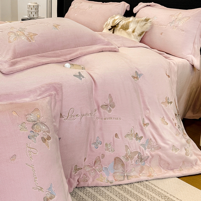 91家纺网 家纺一手货源 找家纺 （总）星蕴家纺 2025新款230克全消光牛奶绒四件套-佰丽