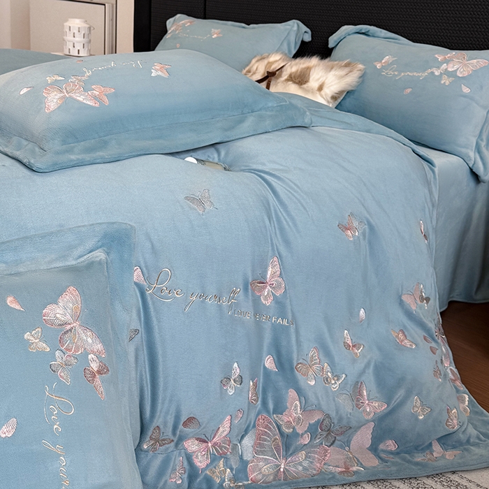 91家纺网 家纺一手货源 找家纺 星蕴家纺 2025新款230克全消光牛奶绒四件套-佰丽 佰丽-牛仔蓝