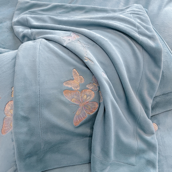 91家纺网 家纺一手货源 找家纺 星蕴家纺 2025新款230克全消光牛奶绒四件套-佰丽 佰丽-牛仔蓝