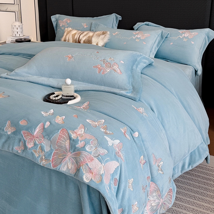 91家纺网 家纺一手货源 找家纺 星蕴家纺 2025新款230克全消光牛奶绒四件套-佰丽 佰丽-牛仔蓝