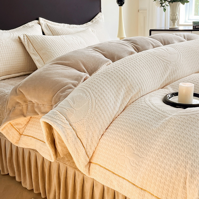 91家纺网 家纺一手货源 找家纺 代芙家纺 2025新款全消光雕花四件套-爱恋 爱恋-米白