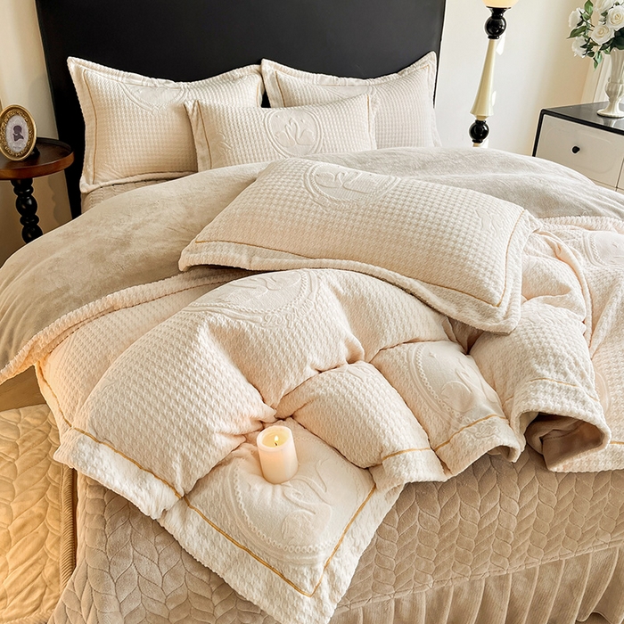 91家纺网 家纺一手货源 找家纺 代芙家纺 2025新款全消光雕花四件套-爱恋 爱恋-米白