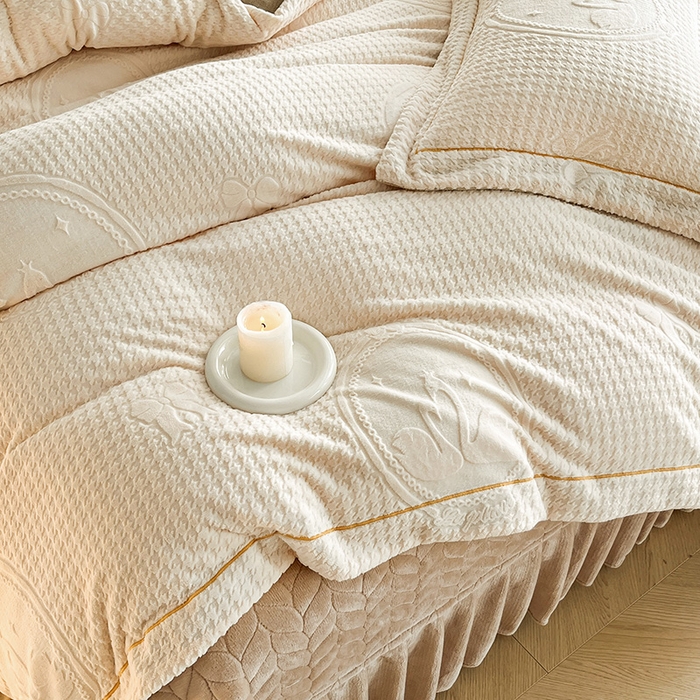 91家纺网 家纺一手货源 找家纺 代芙家纺 2025新款全消光雕花四件套-爱恋 爱恋-米白