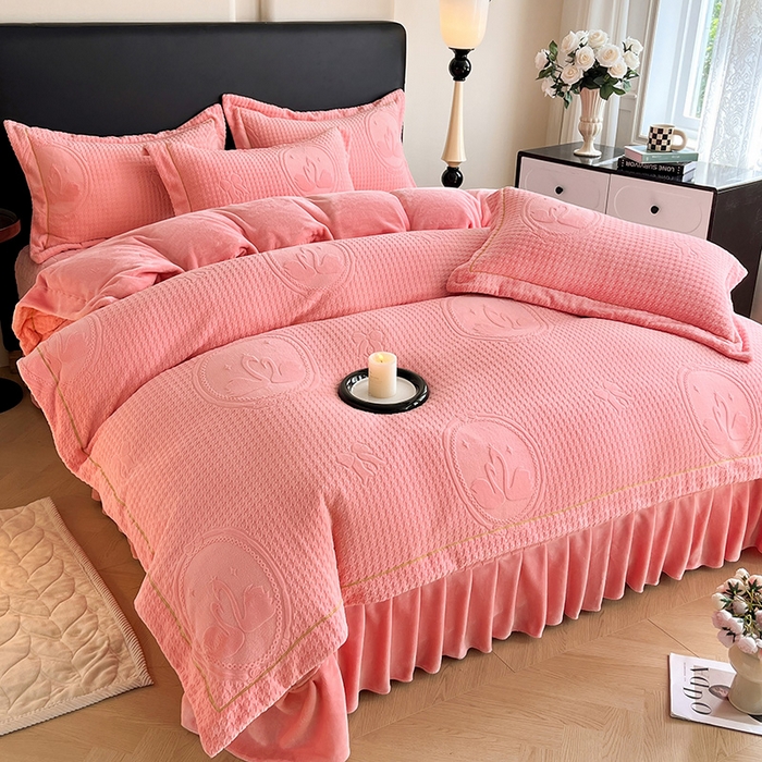 91家纺网 家纺一手货源 找家纺 代芙家纺 2025新款全消光雕花四件套-爱恋 爱恋-粉玉