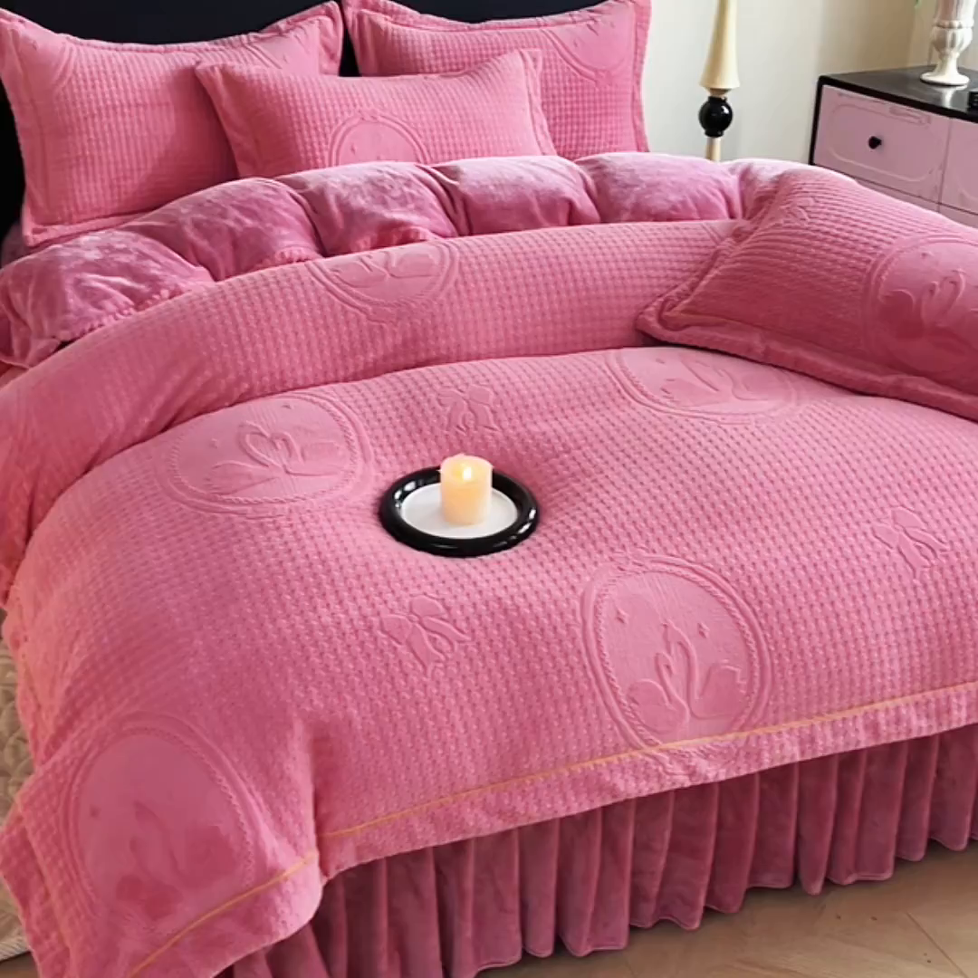 91家纺网 家纺一手货源 找家纺 代芙家纺 2025新款全消光雕花四件套-爱恋 爱恋-紫豆沙