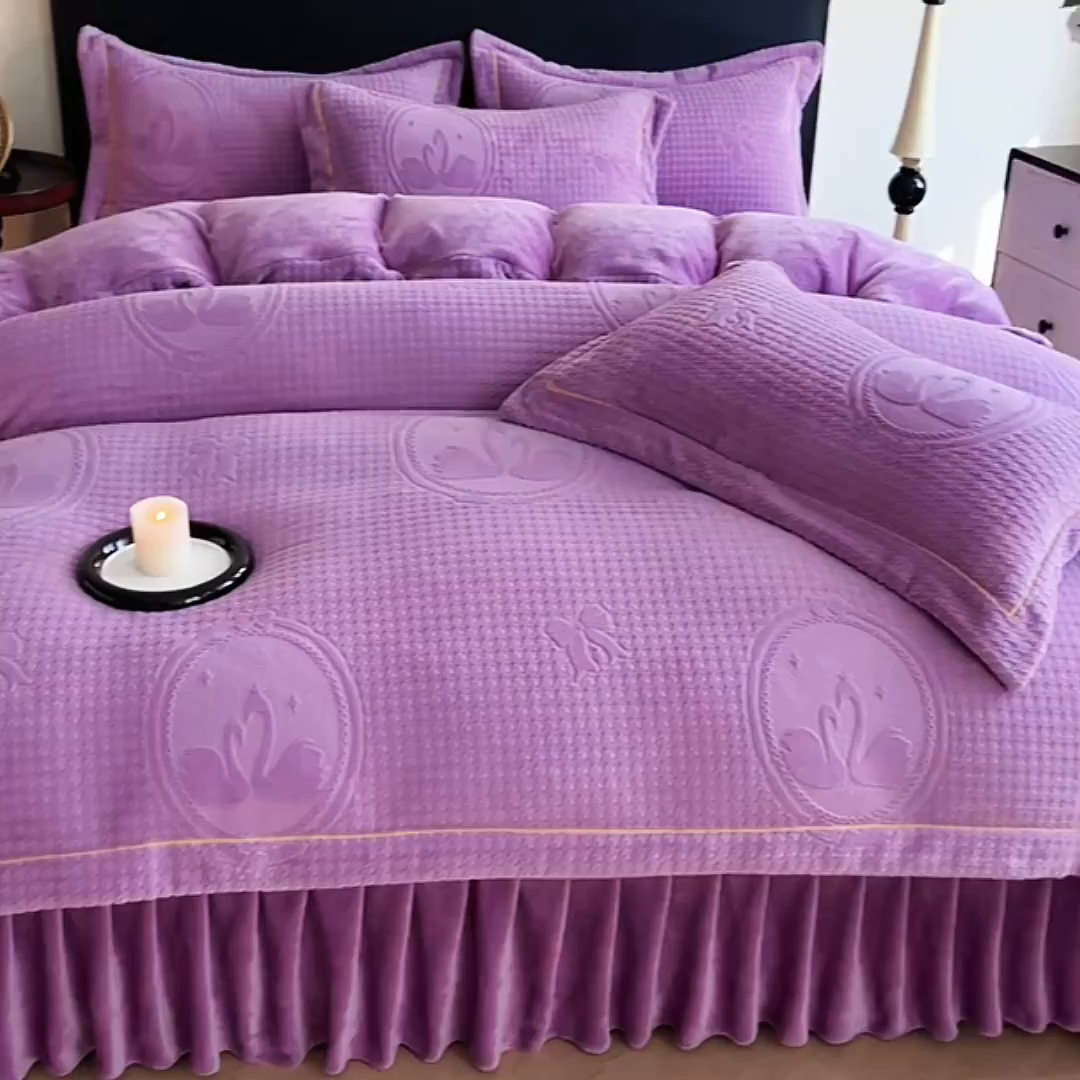 91家纺网 家纺一手货源 找家纺 代芙家纺 2025新款全消光雕花四件套-爱恋 爱恋-魔芋紫