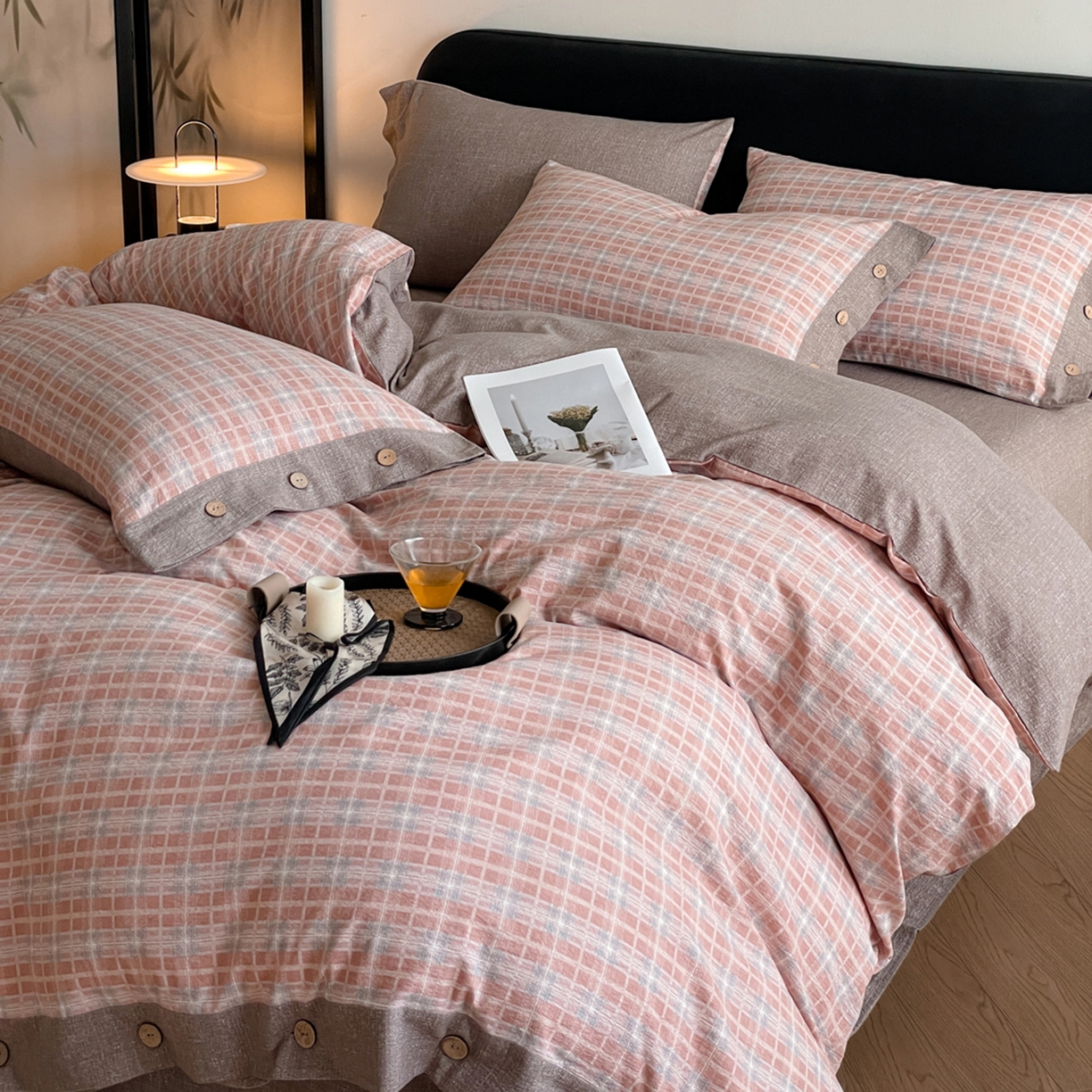 91家纺网 家纺一手货源 找家纺 慕木家纺 2025新款日系原麻复古风纽扣款四件套 纽扣款-伯克利-红