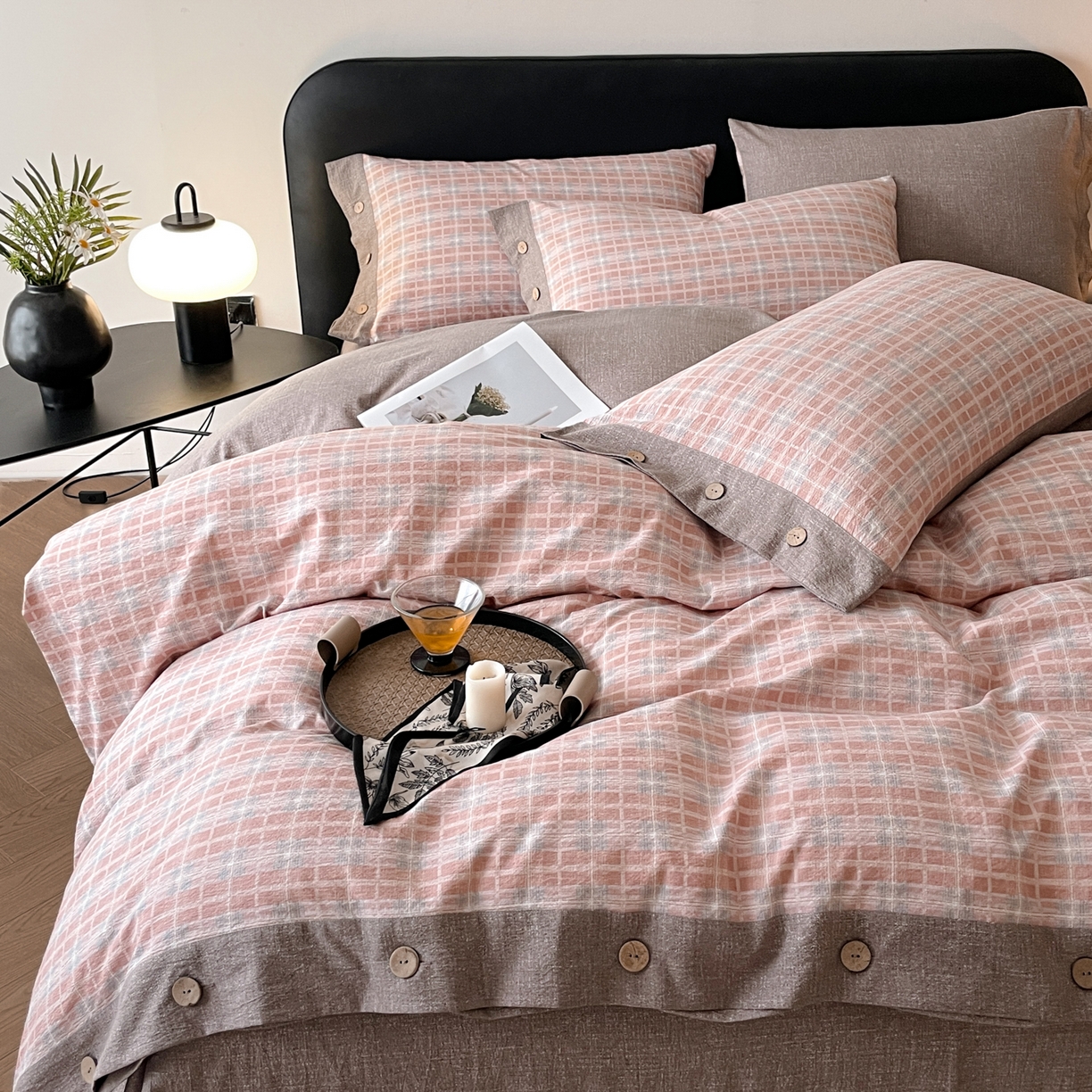 91家纺网 家纺一手货源 找家纺 慕木家纺 2025新款日系原麻复古风纽扣款四件套 纽扣款-伯克利-红