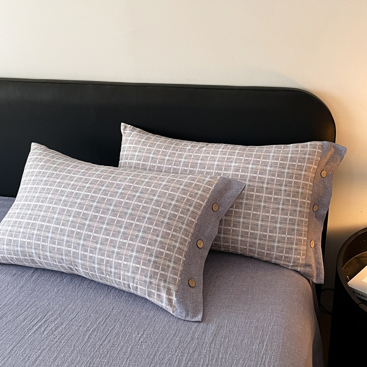 91家纺网 家纺一手货源 找家纺 慕木家纺 2025新款日系原麻复古风纽扣款四件套 纽扣款-伯克利-咖