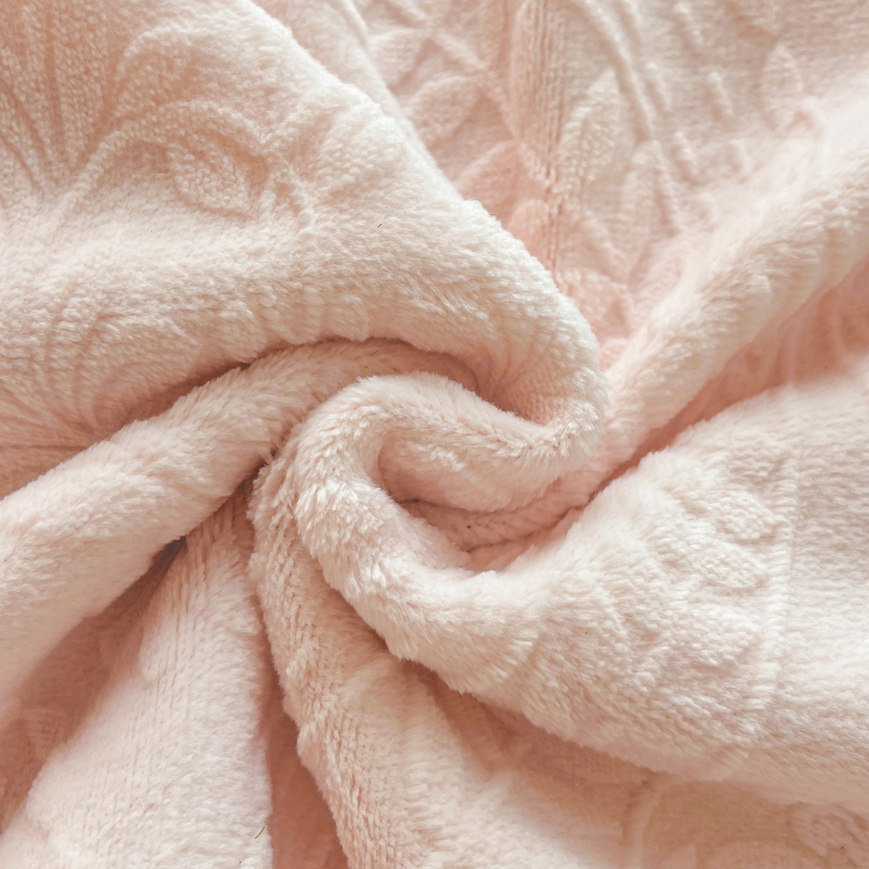 91家纺网 家纺一手货源 找家纺 慕木家纺 2025新款巴洛克花边牛奶绒剪花四件套 巴洛克-千禧粉