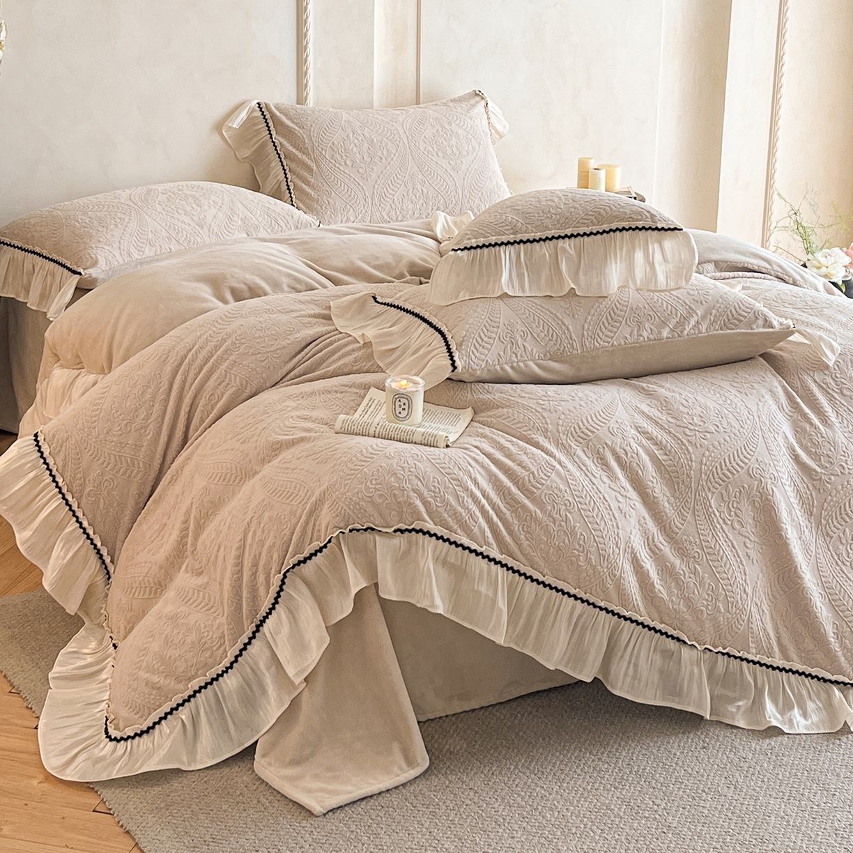 91家纺网 家纺一手货源 找家纺 慕木家纺 2025新款巴洛克花边牛奶绒剪花四件套 巴洛克-复古灰