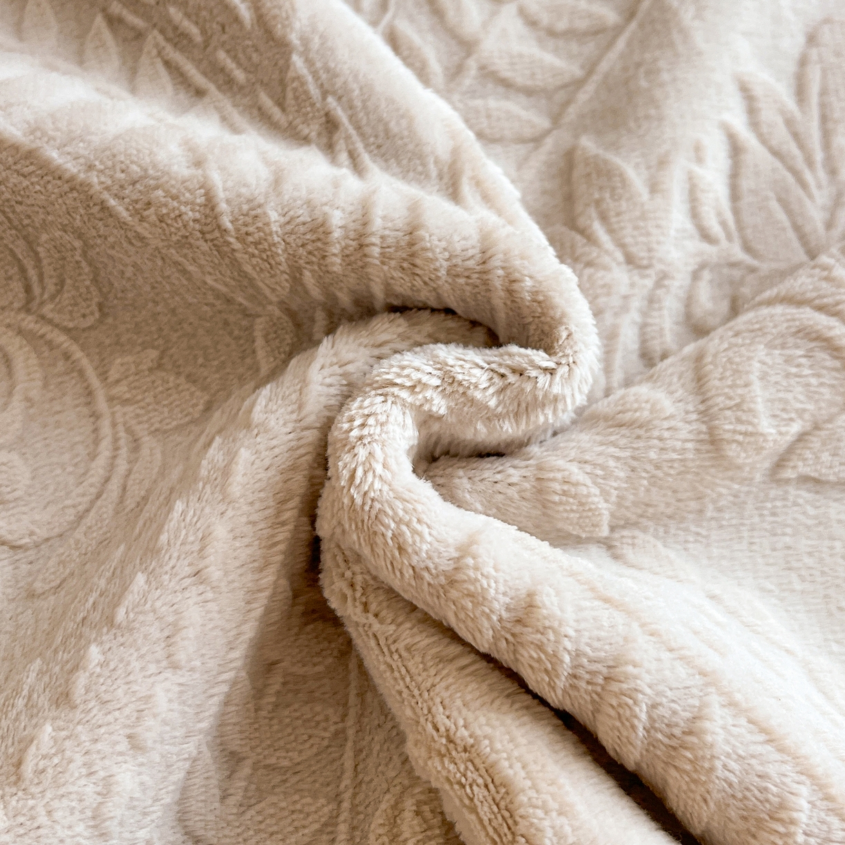 91家纺网 家纺一手货源 找家纺 慕木家纺 2025新款巴洛克花边牛奶绒剪花四件套 巴洛克-复古灰