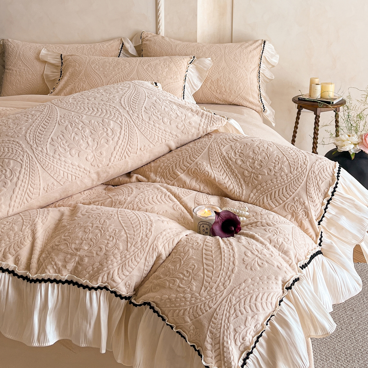 91家纺网 家纺一手货源 找家纺 （总）慕木家纺 2025新款巴洛克花边牛奶绒剪花四件套