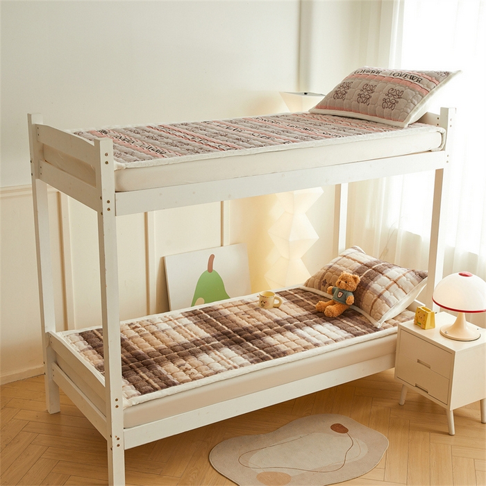 91家纺网 家纺一手货源 找家纺 慕木家纺 2025新款学生床牛奶绒印花床垫床护垫 床褥垫-菲拉格