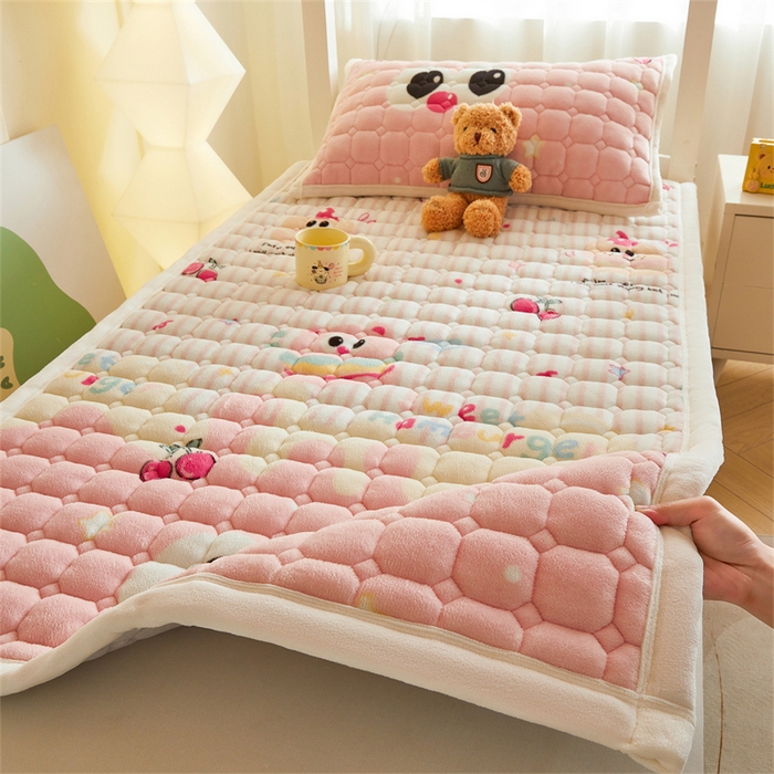 91家纺网 家纺一手货源 找家纺 （总）慕木家纺 2025新款学生床牛奶绒印花床垫床护垫