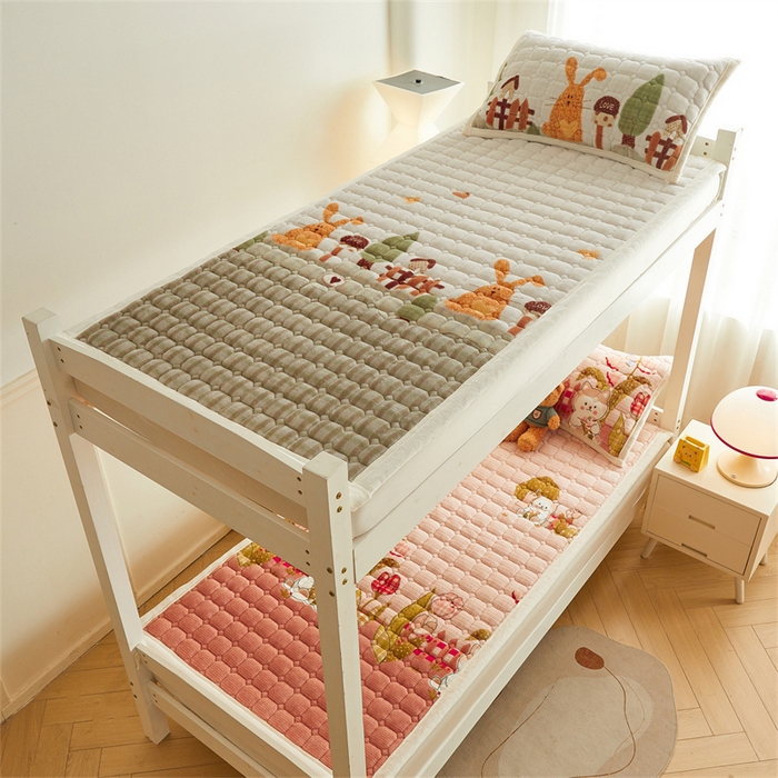 91家纺网 家纺一手货源 找家纺 慕木家纺 2025新款学生床牛奶绒印花床垫床护垫 床褥垫-萝卜兔