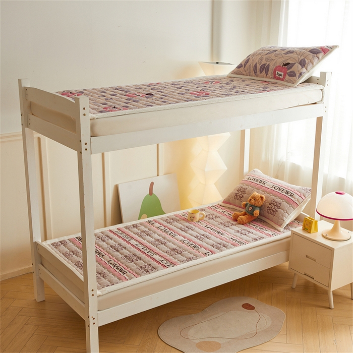 91家纺网 家纺一手货源 找家纺 慕木家纺 2025新款学生床牛奶绒印花床垫床护垫 床褥垫-蝶舞飞