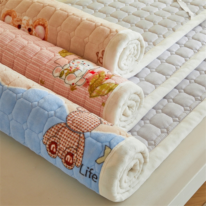 91家纺网 家纺一手货源 找家纺 慕木家纺 2025新款学生床牛奶绒印花床垫床护垫 组合图仅供展示不可下单