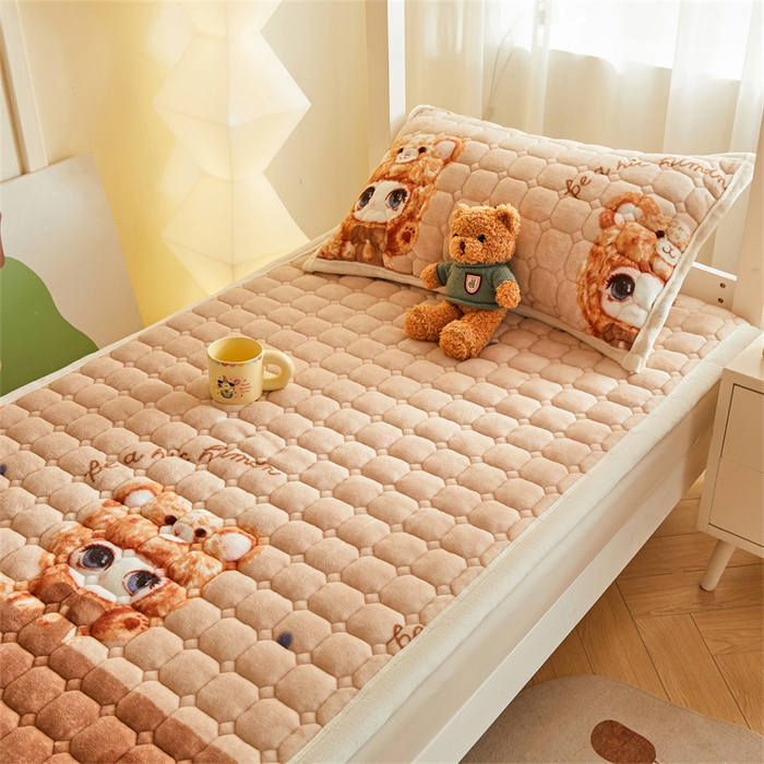 91家纺网 家纺一手货源 找家纺 慕木家纺 2025新款学生床牛奶绒印花床垫床护垫 床褥垫-拉布咖