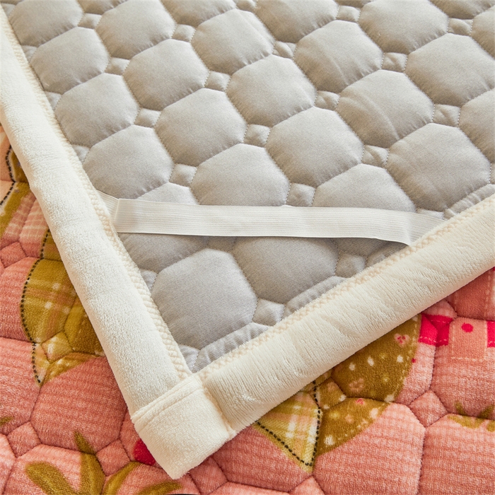 91家纺网 家纺一手货源 找家纺 慕木家纺 2025新款学生床牛奶绒印花床垫床护垫 床褥垫-芭比猫