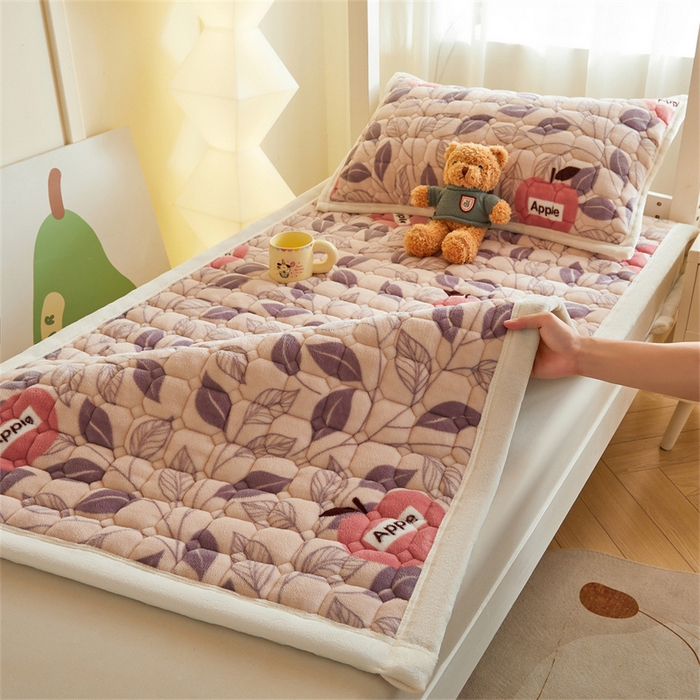 91家纺网 家纺一手货源 找家纺 慕木家纺 2025新款学生床牛奶绒印花床垫床护垫 床褥垫-伦伯特