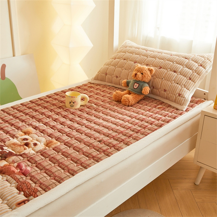 91家纺网 家纺一手货源 找家纺 慕木家纺 2025新款学生床牛奶绒印花床垫床护垫 床褥垫-杰米狗