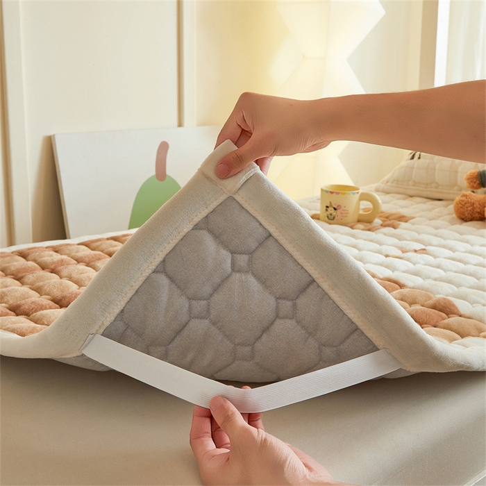 91家纺网 家纺一手货源 找家纺 慕木家纺 2025新款学生床牛奶绒印花床垫床护垫 床褥垫-可爱狗