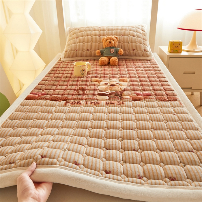 91家纺网 家纺一手货源 找家纺 慕木家纺 2025新款学生床牛奶绒印花床垫床护垫 床褥垫-杰米狗